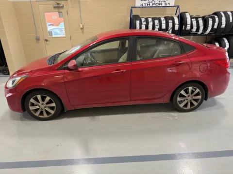 More photos of 2013 Hyundai Accent GLS at Don Wood Hyundai, OH