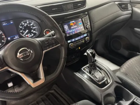 More photos of 2020 Nissan Rogue SV at Don Wood Hyundai, OH