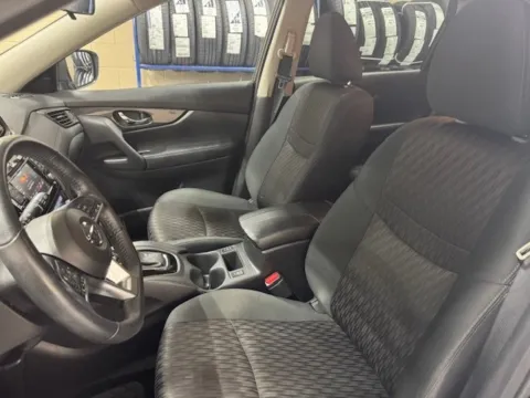 More photos of 2020 Nissan Rogue SV at Don Wood Hyundai, OH