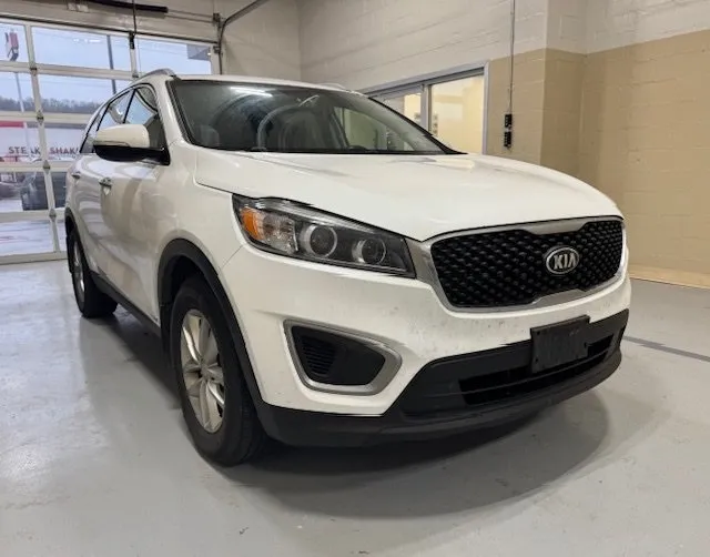 White 2016 Kia Sorento LX for sale in Athens, OH