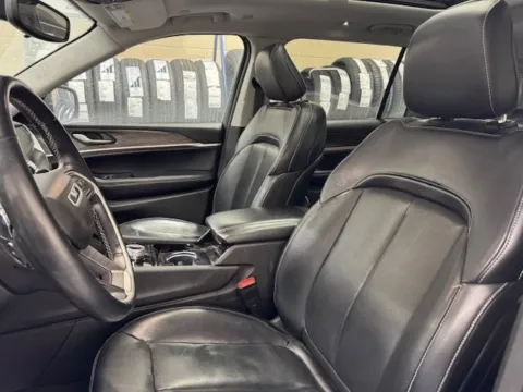 More photos of 2021 Jeep Grand Cherokee L Limited at Don Wood Hyundai, OH