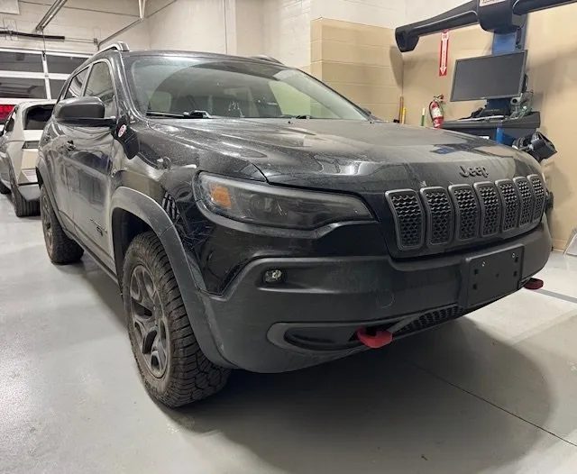 Black 2019 Jeep Cherokee Trailhawk for sale in Athens, OH