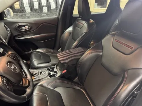 More photos of 2019 Jeep Cherokee Trailhawk at Don Wood Hyundai, OH