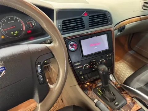 More photos of 2006 Volvo XC70 2.5T at Don Wood Hyundai, OH