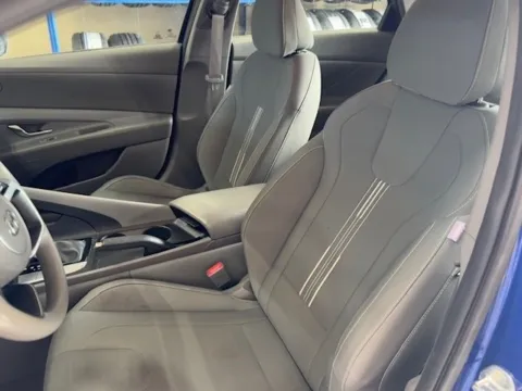 More photos of 2021 Hyundai Elantra SEL at Don Wood Hyundai, OH