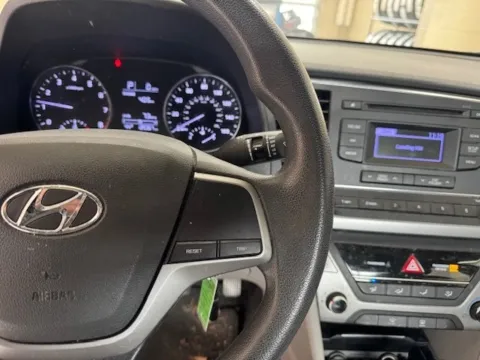 More photos of 2017 Hyundai Elantra SE at Don Wood Hyundai, OH