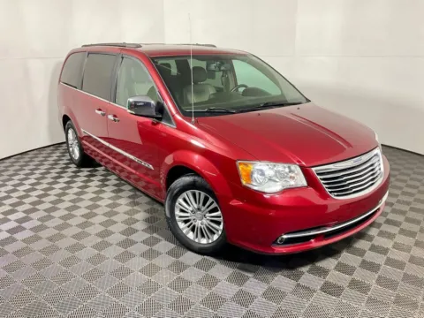 More photos of 2015 Chrysler Town & Country Touring-L at Don Wood Hyundai, OH