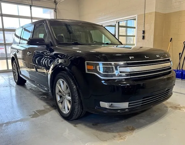 Black 2019 Ford Flex Limited for sale in Athens, OH