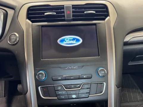 More photos of 2020 Ford Fusion SE at Don Wood Hyundai, OH