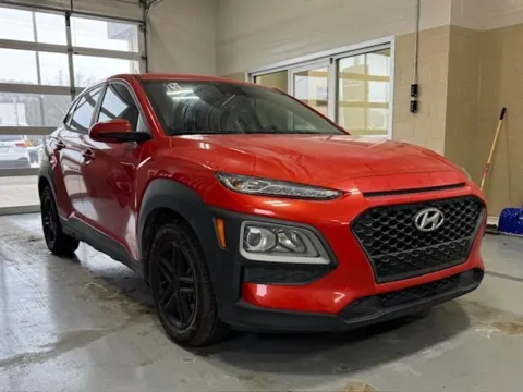 Orange 2019 Hyundai Kona SE for sale in Athens, OH