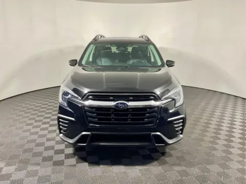 More photos of 2023 Subaru Ascent Limited at Don Wood Hyundai, OH
