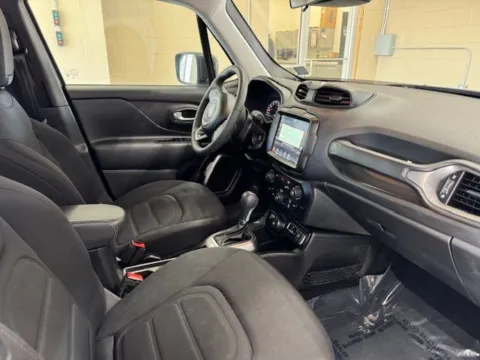 More photos of 2022 Jeep Renegade Latitude at Don Wood Hyundai, OH