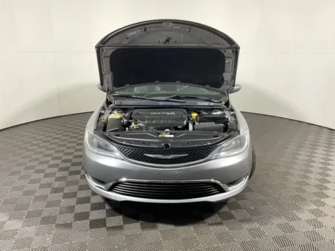 More photos of 2017 Chrysler 200 Limited at Don Wood Hyundai, OH