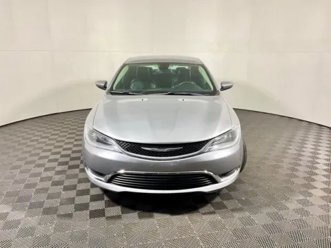More photos of 2017 Chrysler 200 Limited at Don Wood Hyundai, OH