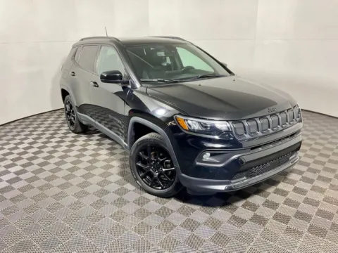 More photos of 2022 Jeep Compass Altitude at Don Wood Hyundai, OH