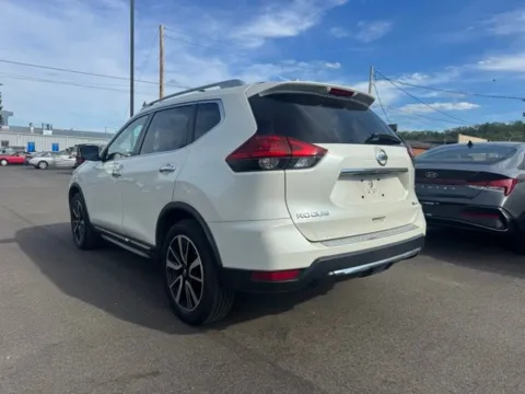 More photos of 2017 Nissan Rogue SL at Don Wood Hyundai, OH