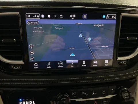 More photos of 2021 Chrysler Pacifica Limited at Don Wood Hyundai, OH