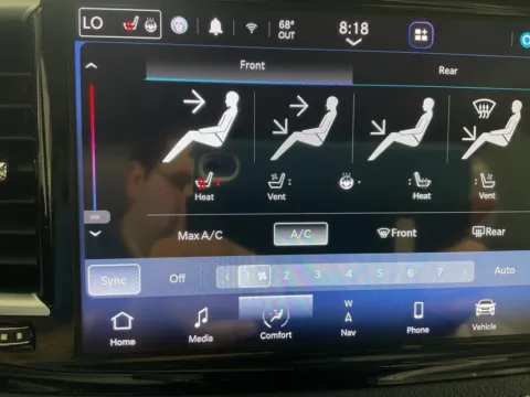 More photos of 2021 Chrysler Pacifica Limited at Don Wood Hyundai, OH