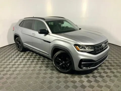 More photos of 2023 Volkswagen Atlas Cross Sport 2.0T SEL R-Line at Don Wood Hyundai, OH