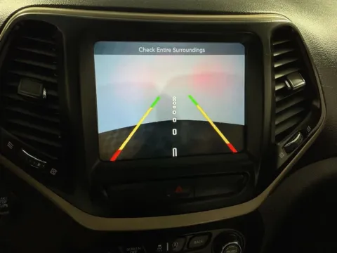 More photos of 2015 Jeep Cherokee Limited at Don Wood Hyundai, OH