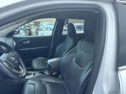 More photos of 2015 Jeep Cherokee Limited at Don Wood Hyundai, OH