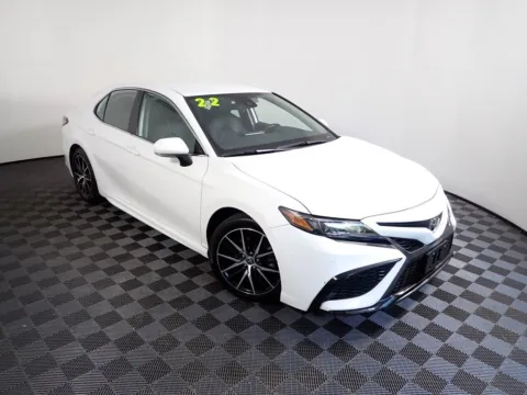 More photos of 2022 Toyota Camry SE at Don Wood Hyundai, OH