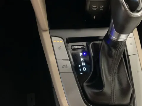 More photos of 2020 Hyundai Elantra Limited at Don Wood Hyundai, OH