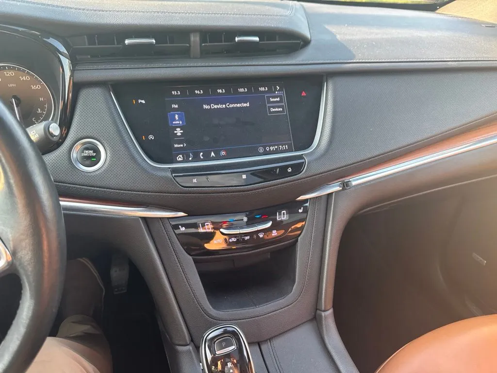 Cadillac XT5 photo 12