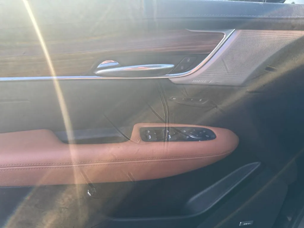 Cadillac XT5 photo 14