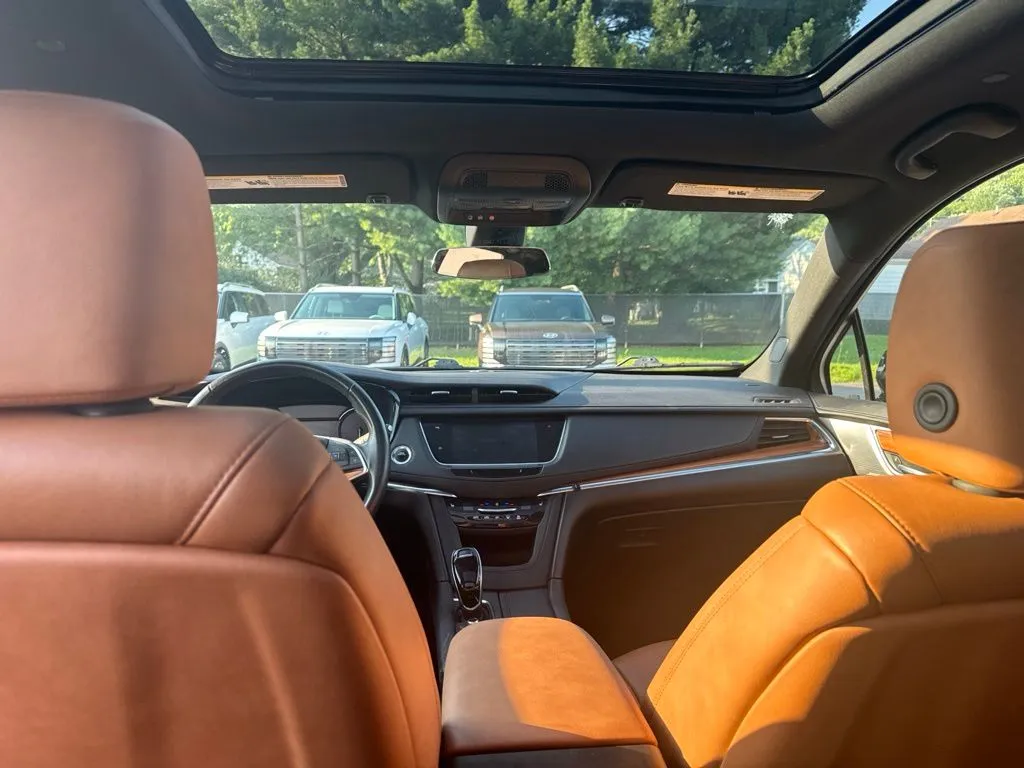 Cadillac XT5 photo 9