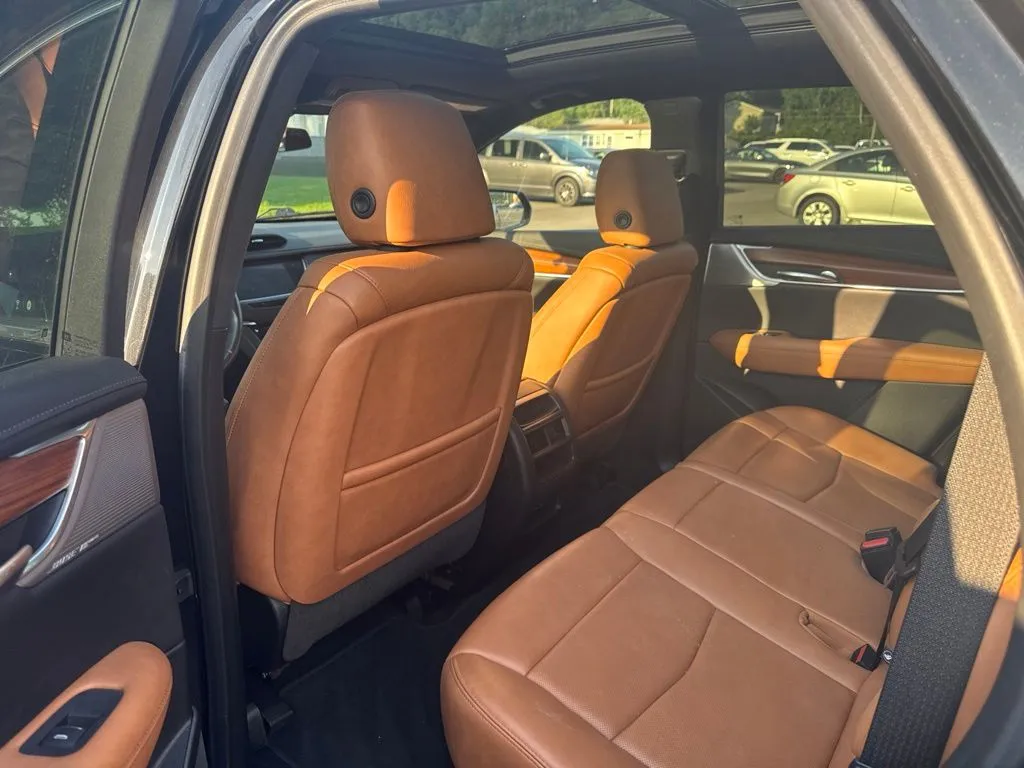 Cadillac XT5 photo 8