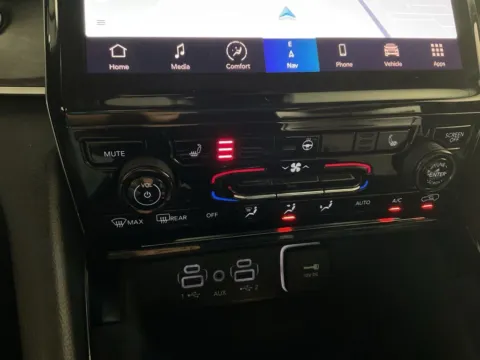 More photos of 2022 Jeep Grand Cherokee Limited at Don Wood Hyundai, OH