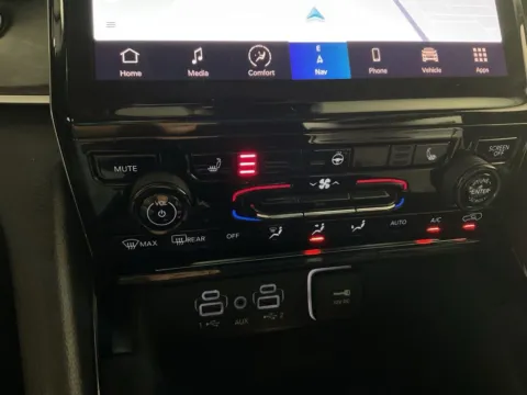 More photos of 2022 Jeep Grand Cherokee Limited at Don Wood Hyundai, OH
