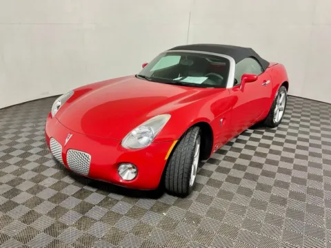 More photos of 2009 Pontiac Solstice at Don Wood Hyundai, OH