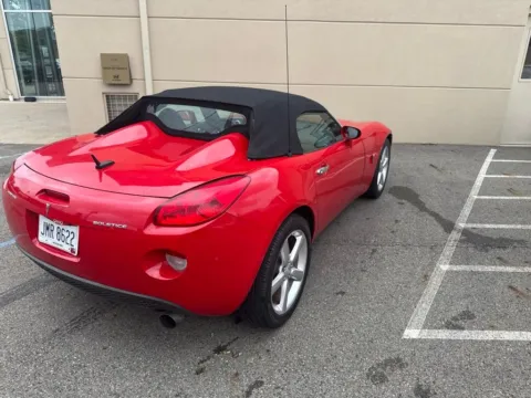 More photos of 2009 Pontiac Solstice at Don Wood Hyundai, OH