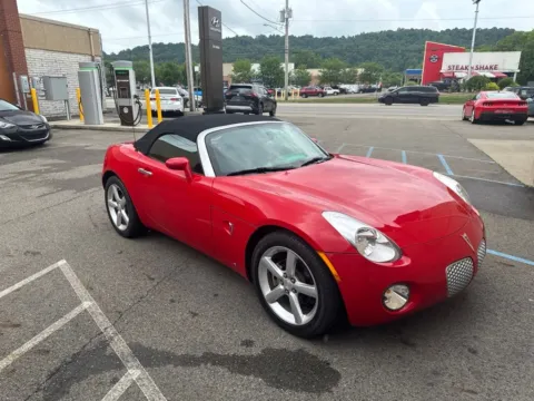 More photos of 2009 Pontiac Solstice at Don Wood Hyundai, OH