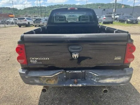 More photos of 2005 Dodge Dakota SLT at Don Wood Hyundai, OH