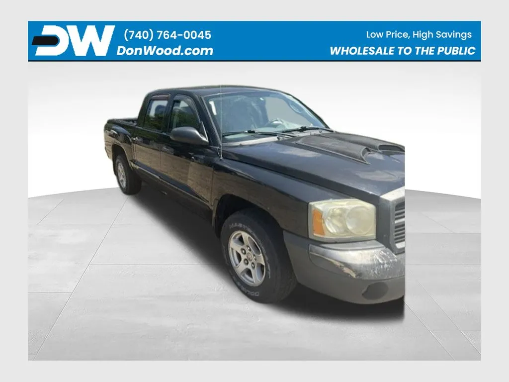 Black 2005 Dodge Dakota SLT for sale in Athens, OH