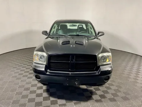 More photos of 2005 Dodge Dakota SLT at Don Wood Hyundai, OH