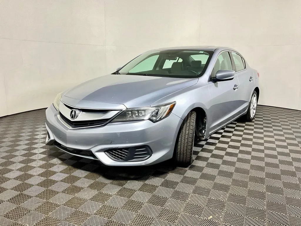Acura ILX photo 2