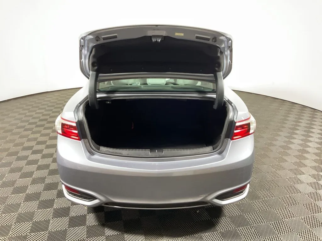 Acura ILX photo 14