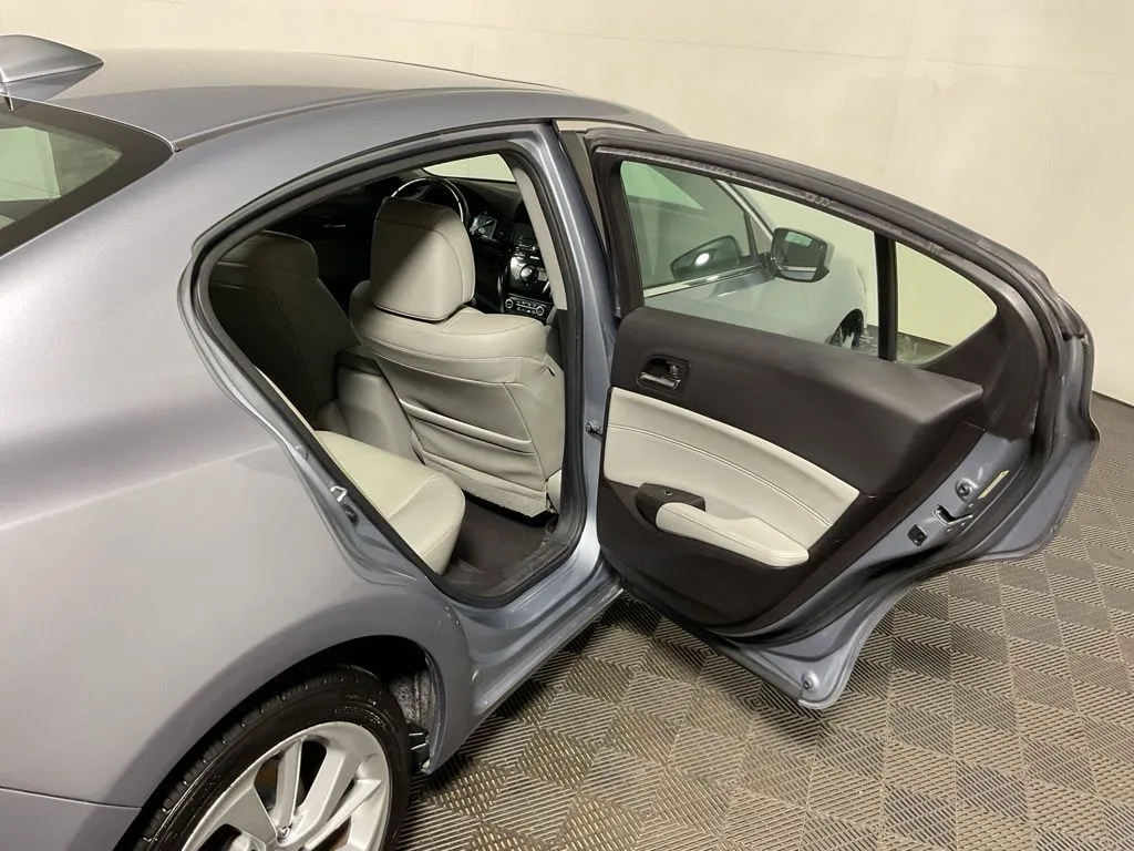 Acura ILX photo 33