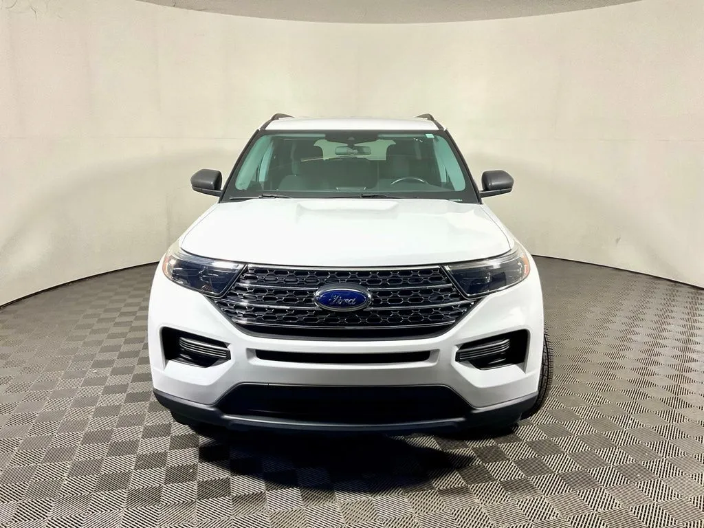 Ford Explorer photo 7