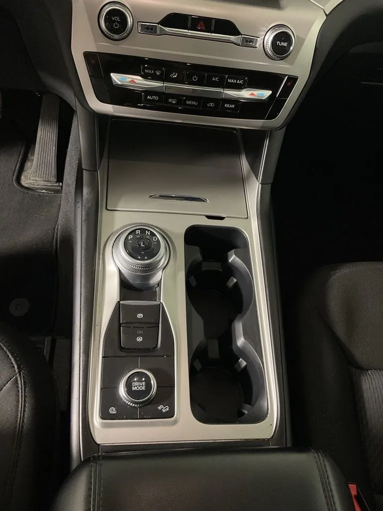 Ford Explorer photo 29