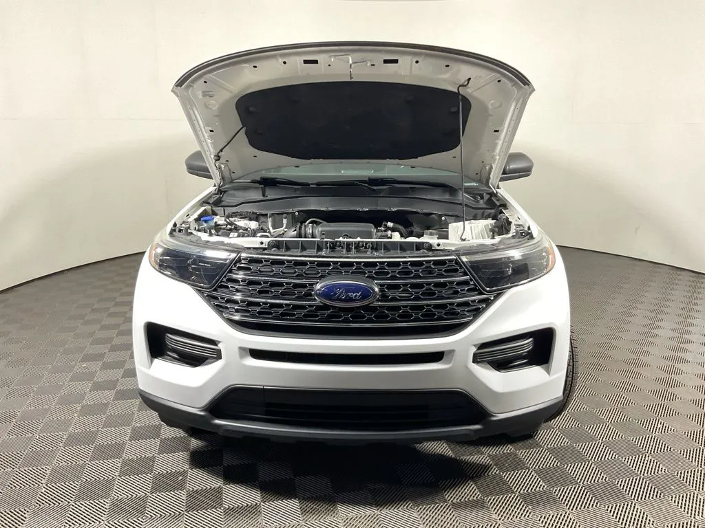 Ford Explorer photo 8