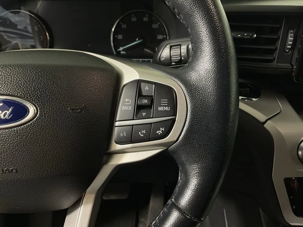 Ford Explorer photo 27