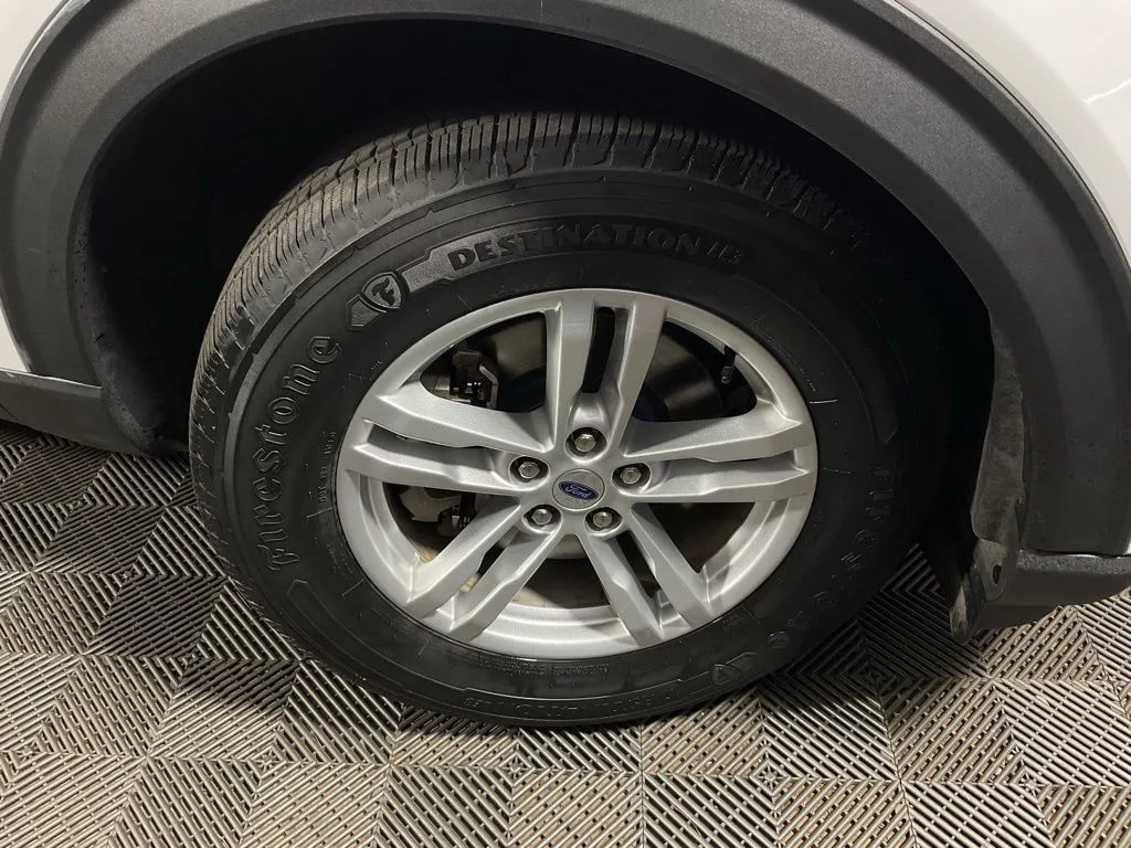 Ford Explorer photo 39