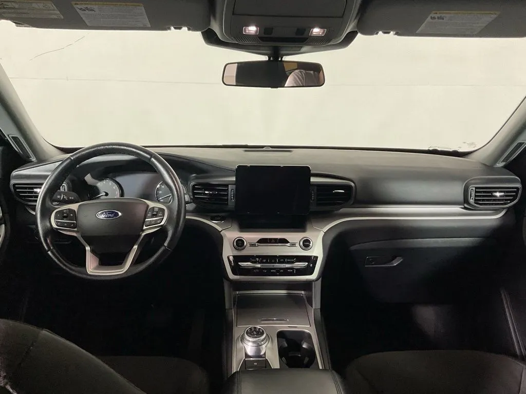 Ford Explorer photo 22
