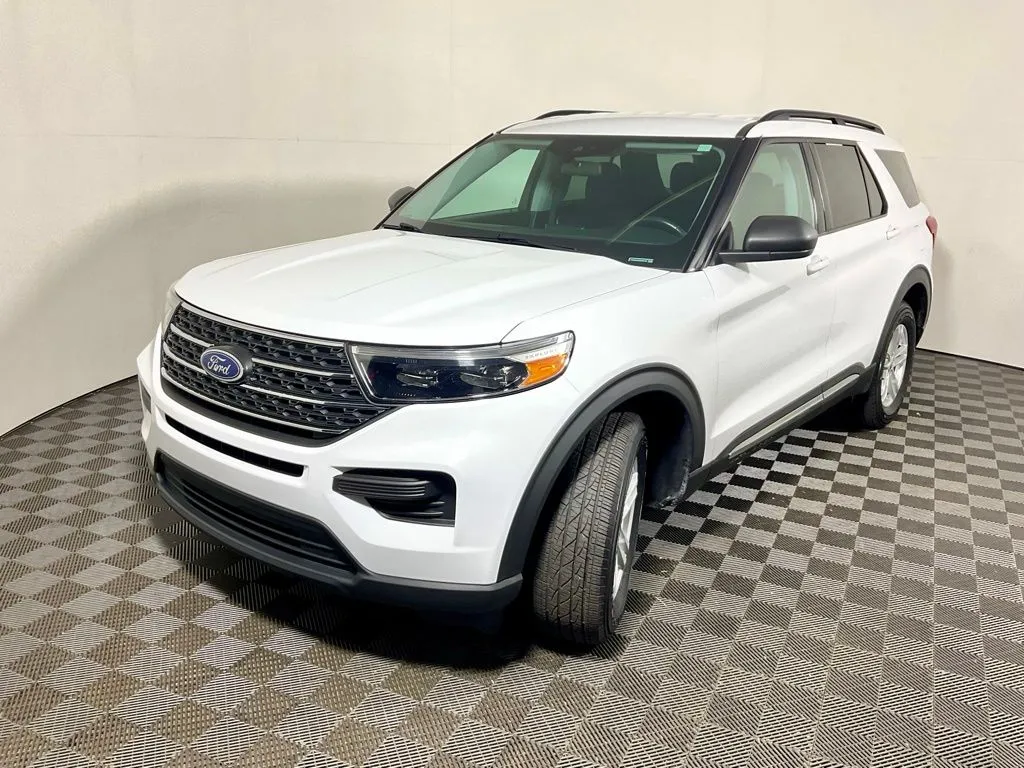 Ford Explorer photo 9