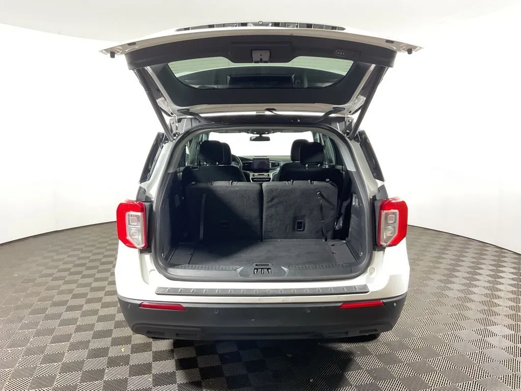 Ford Explorer photo 14